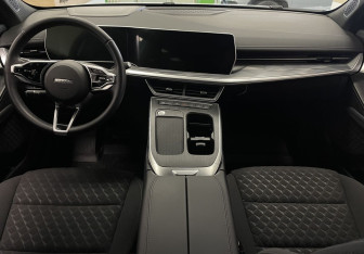 Подержанный автомобиль Haval F7 2024 года (10 фото)