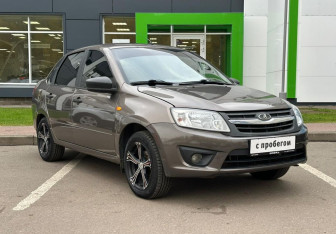 Подержанный автомобиль LADA (ВАЗ) Granta Sedan 2017 года (3 фото)