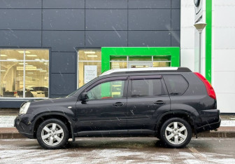 Подержанный автомобиль Nissan X-Trail 2008 года (8 фото)