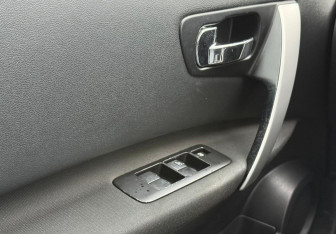 Подержанный автомобиль Nissan Qashqai 2010 года (16 фото)