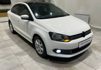 Подержанный автомобиль Volkswagen Polo Sedan 2013 года (3 фото)