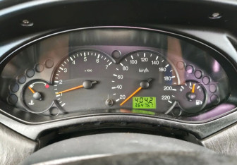 Подержанный автомобиль Ford Focus Sedan 2004 года (14 фото)