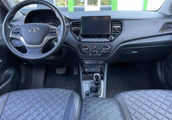Подержанный автомобиль Hyundai Solaris Sedan 2021 года (9 фото)