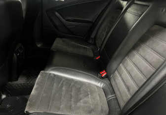 Подержанный автомобиль Volkswagen Passat Sedan 2010 года (14 фото)