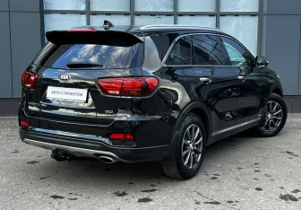 Подержанный автомобиль Kia Sorento 2018 года (6 фото)