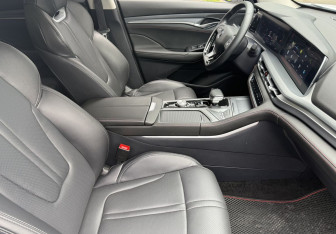 Подержанный автомобиль Changan CS75PLUS 2023 года (9 фото)