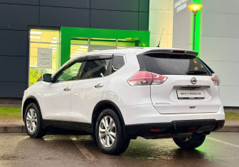 Подержанный автомобиль Nissan X-Trail 2016 года (7 фото)