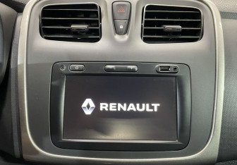 Подержанный автомобиль Renault Logan Sedan 2022 года (13 фото)
