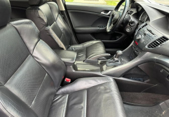 Подержанный автомобиль Honda Accord Sedan 2012 года (9 фото)