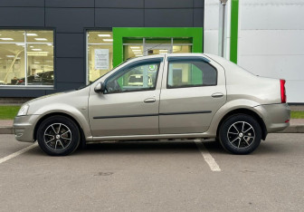 Подержанный автомобиль Renault Logan Sedan 2014 года (8 фото)