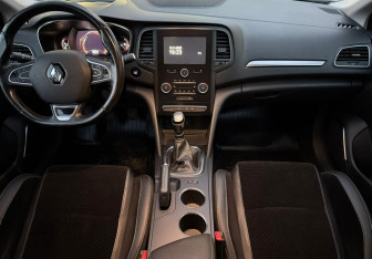 Подержанный автомобиль Renault Megane Wagon 2018 года (9 фото)