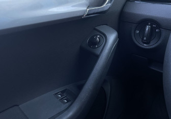 Подержанный автомобиль Skoda Octavia Liftback 2013 года (13 фото)