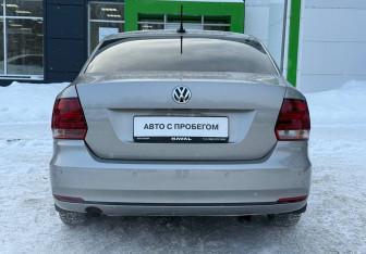 Подержанный автомобиль Volkswagen Polo Sedan 2019 года (6 фото)