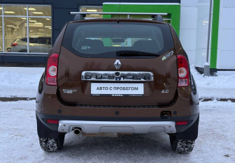 Подержанный автомобиль Renault Duster 2013 года (6 фото)