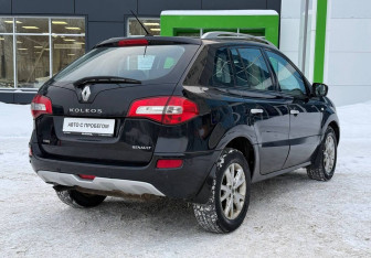 Подержанный автомобиль Renault Koleos 2009 года (5 фото)