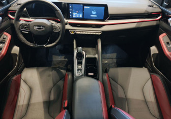 Подержанный автомобиль Geely Coolray 2023 года (13 фото)