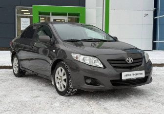 Подержанный автомобиль Toyota Corolla Sedan 2007 года (3 фото)