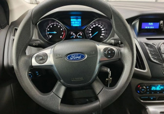 Подержанный автомобиль Ford Focus Hatchback 2011 года (10 фото)