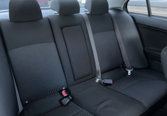 Подержанный автомобиль Mitsubishi Lancer Sedan 2011 года (10 фото)