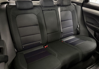 Подержанный автомобиль Geely Coolray 2023 года (16 фото)