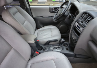 Подержанный автомобиль Hyundai Santa Fe 2008 года (9 фото)