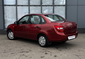 Подержанный автомобиль LADA (ВАЗ) Granta Sedan 2017 года (6 фото)