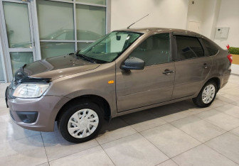 Подержанный автомобиль LADA (ВАЗ) Granta Liftback 2016 года (4 фото)