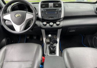 Подержанный автомобиль Lifan X60 2013 года (9 фото)