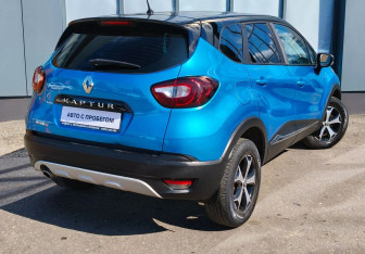 Подержанный автомобиль Renault Kaptur 2017 года (6 фото)