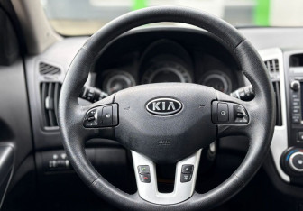 Подержанный автомобиль Kia Ceed Wagon 2010 года (13 фото)