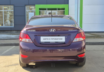 Подержанный автомобиль Hyundai Solaris Sedan 2011 года (6 фото)