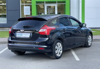 Подержанный автомобиль Ford Focus Sedan 2012 года (5 фото)