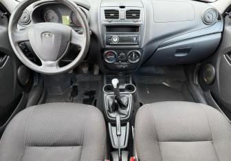 Подержанный автомобиль LADA (ВАЗ) Kalina Hatchback 2014 года (9 фото)