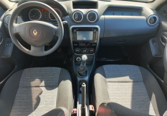 Подержанный автомобиль Renault Duster 2012 года (10 фото)