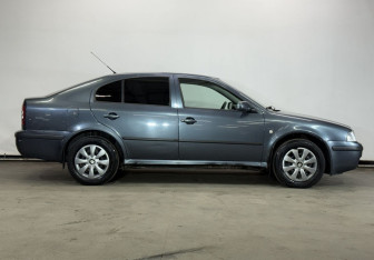 Подержанный автомобиль Skoda Octavia Liftback 2006 года (4 фото)