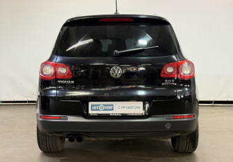 Подержанный автомобиль Volkswagen Tiguan 2008 года (6 фото)