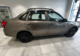 Подержанный автомобиль LADA (ВАЗ) Granta Sedan 2015 года (4 фото)