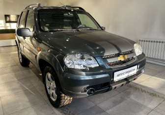 Подержанный автомобиль Chevrolet Niva 2011 года (3 фото)