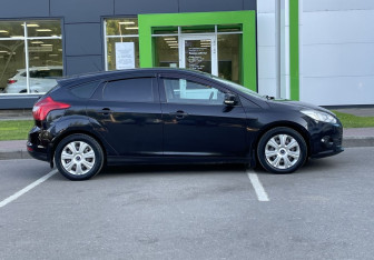 Подержанный автомобиль Ford Focus Sedan 2012 года (4 фото)