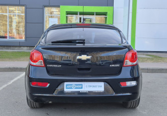 Подержанный автомобиль Chevrolet Cruze Hatchback 2013 года (7 фото)