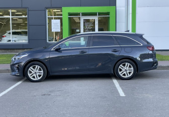 Подержанный автомобиль Kia Ceed Wagon 2020 года (8 фото)