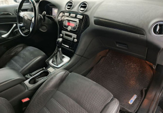 Подержанный автомобиль Ford Mondeo Sedan 2010 года (12 фото)