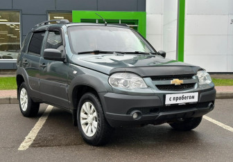 Подержанный автомобиль Chevrolet Niva 2012 года (3 фото)
