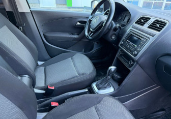 Подержанный автомобиль Volkswagen Polo Sedan 2016 года (9 фото)