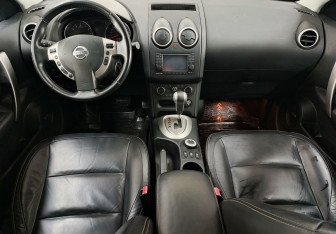 Подержанный автомобиль Nissan Qashqai+2 2011 года (10 фото)