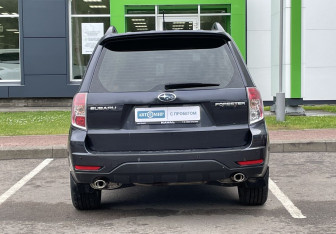Подержанный автомобиль Subaru Forester Suv 2010 года (6 фото)