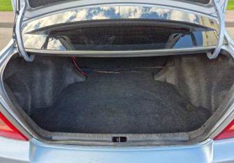 Подержанный автомобиль Toyota Corolla Sedan 2005 года (16 фото)