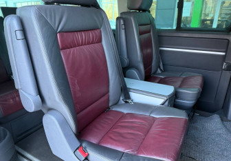 Подержанный автомобиль Volkswagen Multivan 2008 года (12 фото)