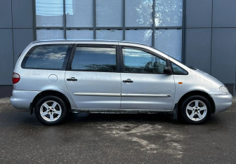 Подержанный автомобиль Ford Galaxy 1998 года (4 фото)