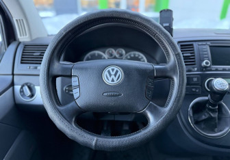 Подержанный автомобиль Volkswagen Multivan 2008 года (13 фото)